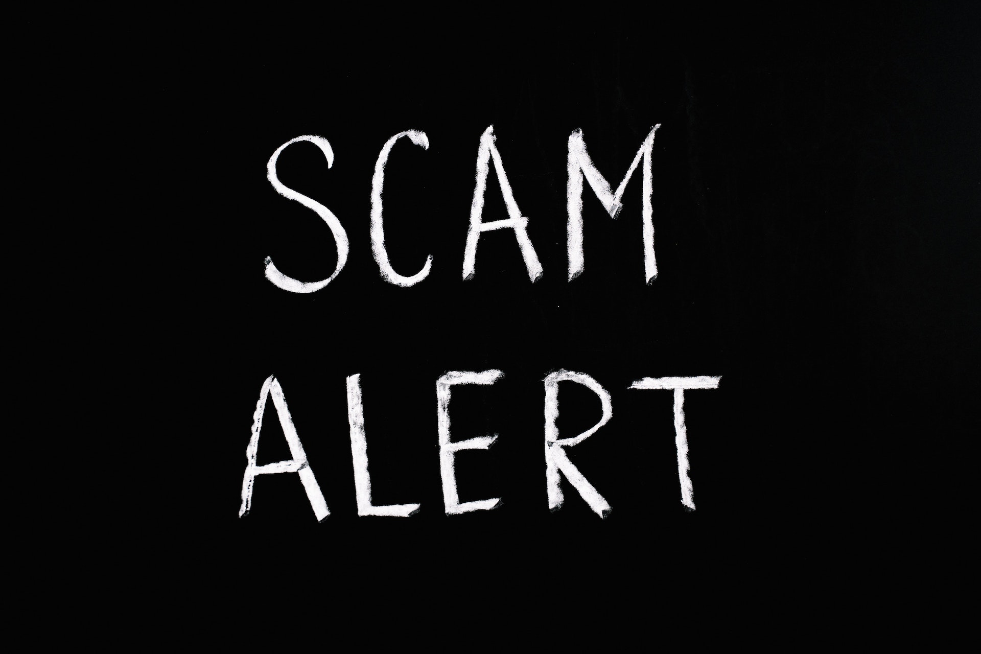 This image reads scam alert as a warning to landlords about possible rental scams in the UK.